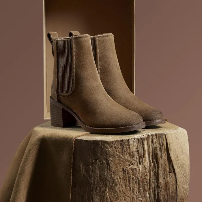 Clarks Ankle Boots Chamberly Top Walnut Suede 8211 Women