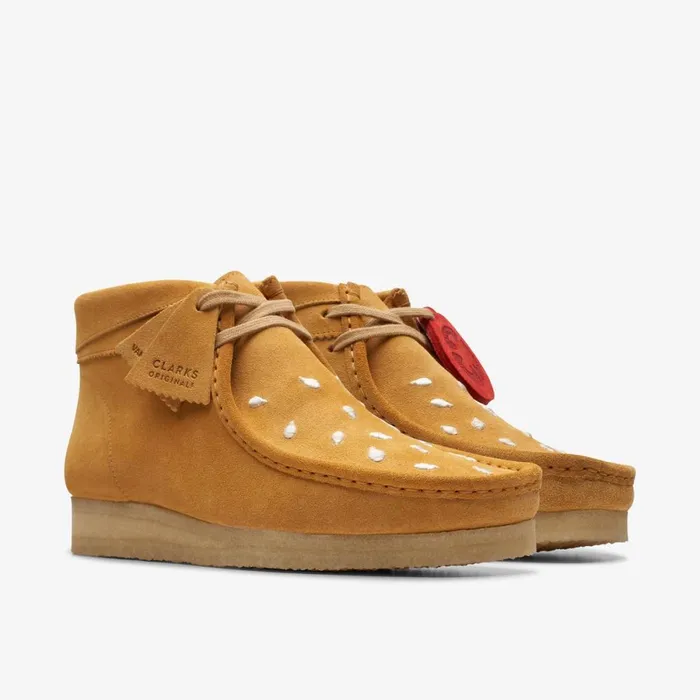 Clarks Ankle Boots Wallabee Boot Tan Embroidery 8211 WomenMen