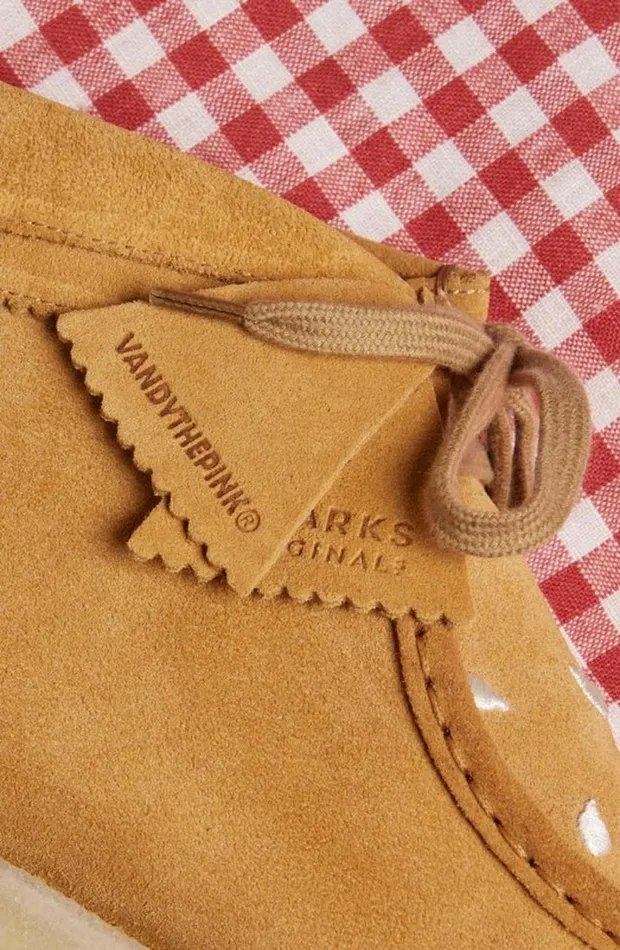 Clarks Ankle Boots Wallabee Boot Tan Embroidery 8211 WomenMen