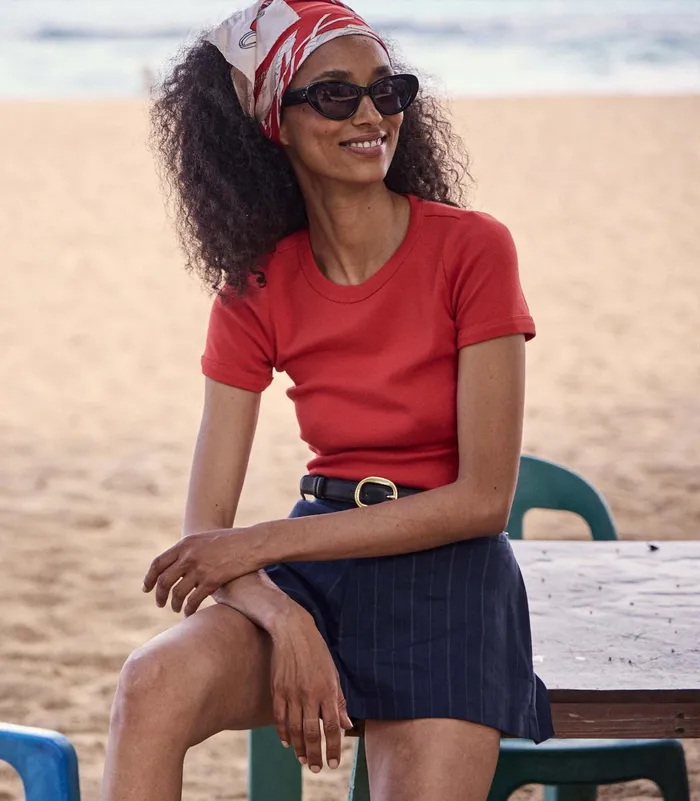 DEN Tees Women Vivi Tee Scarlet