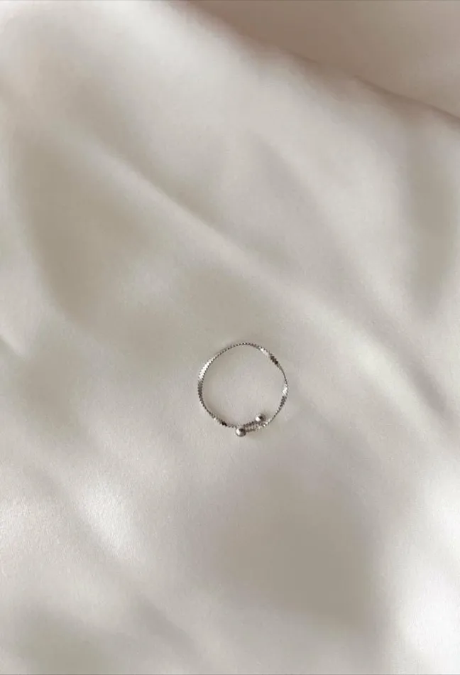 Jewelry and Accessories Rings Easy Clothes Silver Dory Ring