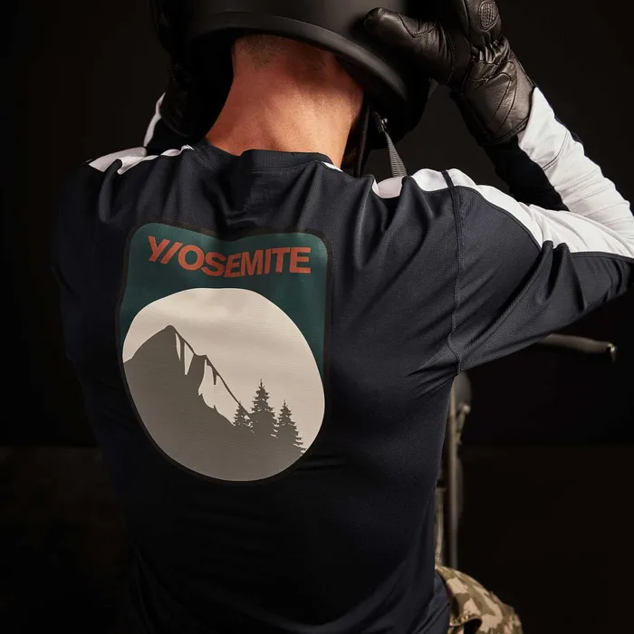 MEN James Perse Performance Tops YOSEMITE Mountain Graphic Tee Deepwhite