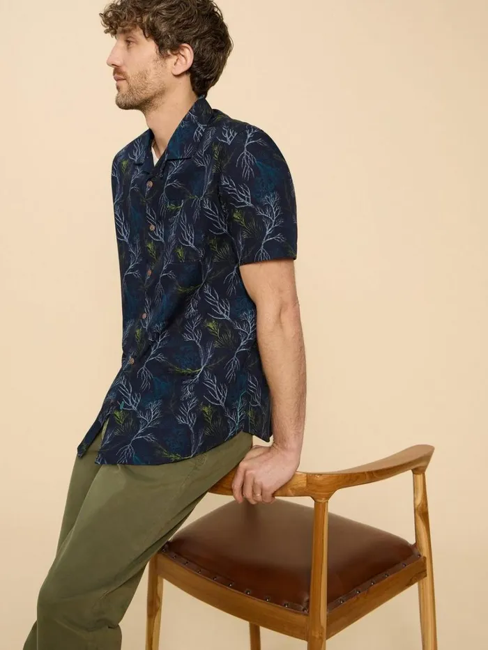 Men SHIRTS White Stuff Crab Printed SS Shirt Navy Print