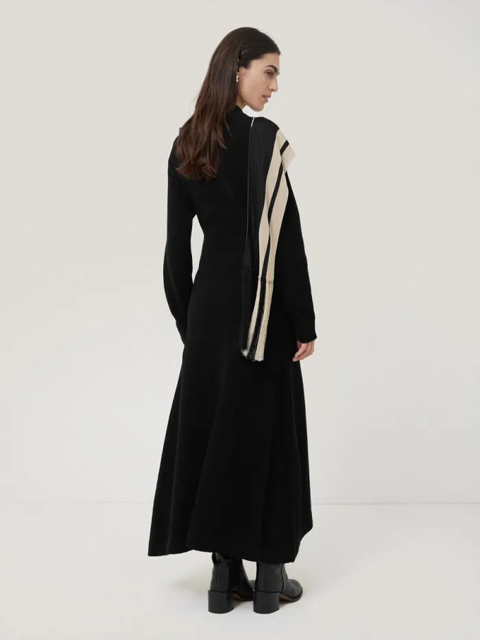 Opera Scarf Knitted Dress Black Women Jigsaw Dresses and Jumpsuits