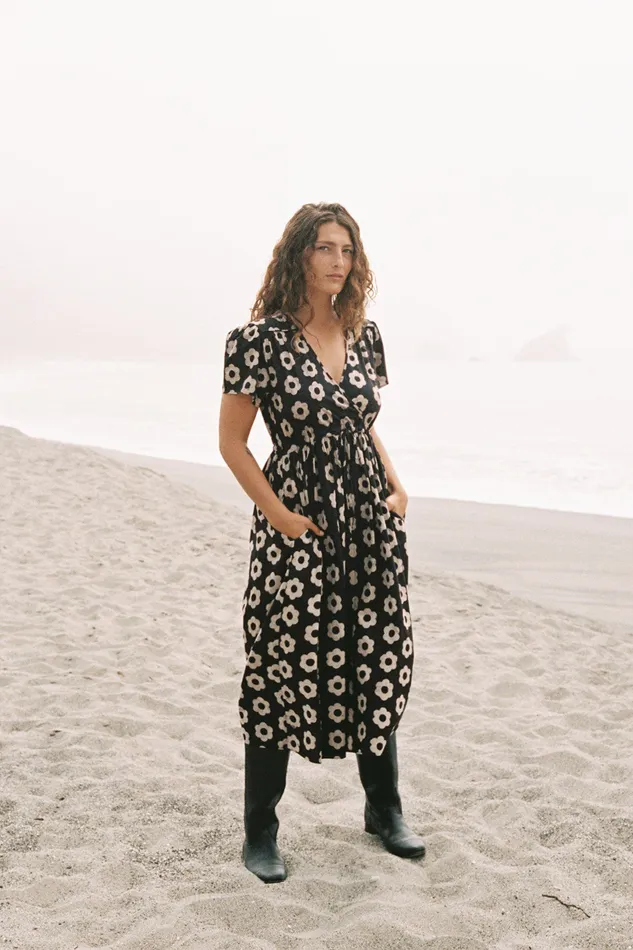 Petite Sizing The Dawn Dress Petites Noir Daisy 8211 Christy Dawn Women Petite Sizing The Dawn Dress Petites Noir Daisy 8211 Christy Dawn Women