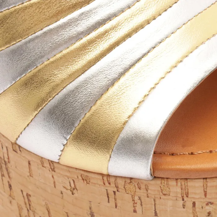 Sandals Imani Metallic Leather Sandal Prata Schutz Shoes Platforms Sandals Imani Metallic Leather Sandal Prata Schutz Shoes Platforms