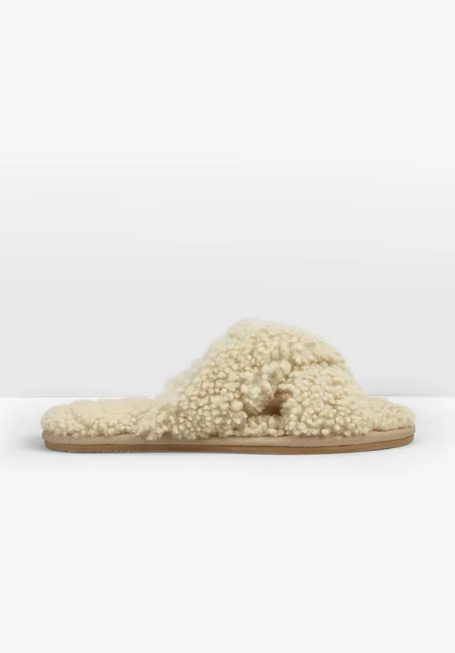 Slippers Women Hush Amble Teddy Slippers Beige