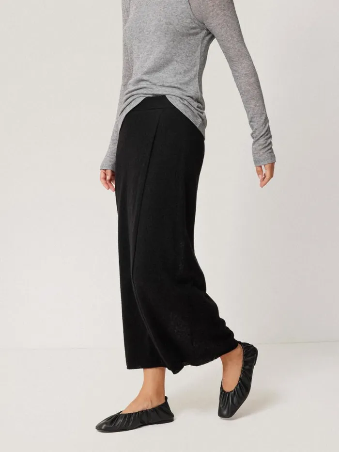 Soft Gauzy Knit Skirt Black Women Jigsaw Skirts