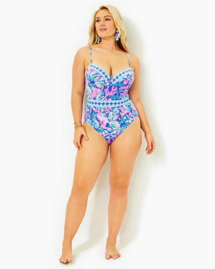 Swim Women Lilly Pulitzer Palma OnePiece Swimsuit Blue Tang Sitting Seaside