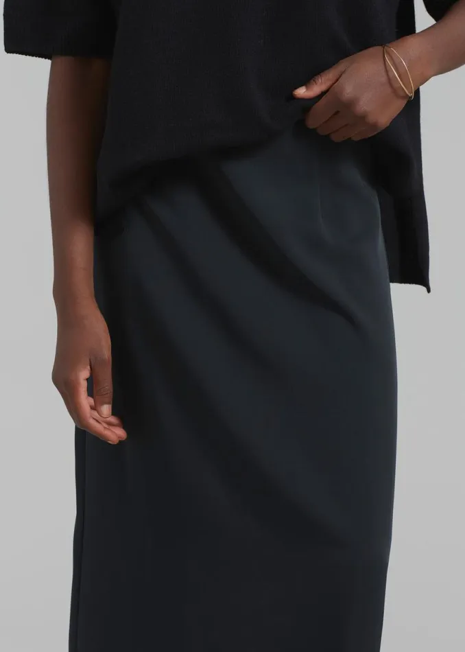 The Frankie Shop Gestuz FrylaGZ HW Midi Skirt 8211 Jet Set Shop Clothing