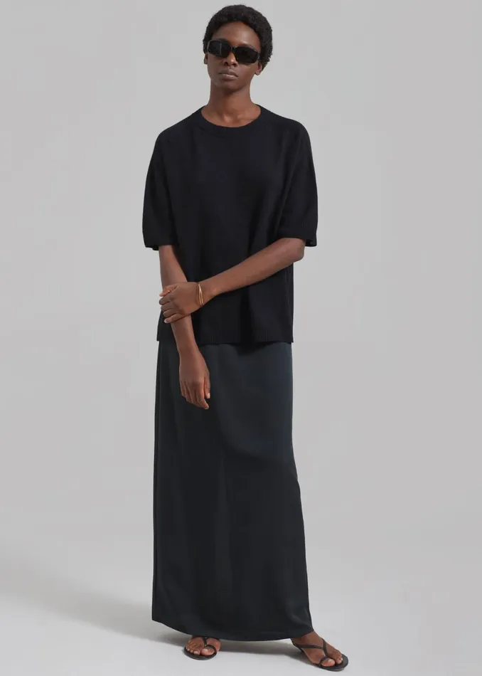 The Frankie Shop Gestuz FrylaGZ HW Midi Skirt 8211 Jet Set Shop Clothing