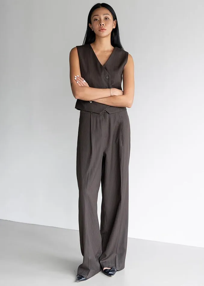 The Frankie Shop Ivey Pintuck Trousers 8211 BrownWhite Pinstripe Shop Clothing