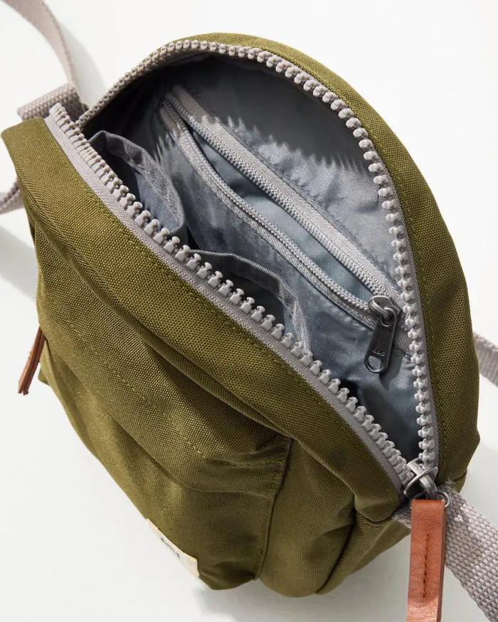 Tommy Bahama Handbags and Clutches Paddington Moss Crossbody Bag Moss 8211 WomenBeach and HomeMen Tommy Bahama Handbags and Clutches Paddington Moss Crossbody Bag Moss 8211 WomenBeach and HomeMen