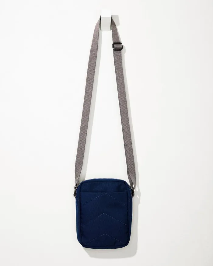 Tommy Bahama Luggage and Travel Bond Deep Blue Canvas Crossbody Deep Blue 8211 Beach and HomeMen Tommy Bahama Luggage and Travel Bond Deep Blue Canvas Crossbody Deep Blue 8211 Beach and HomeMen