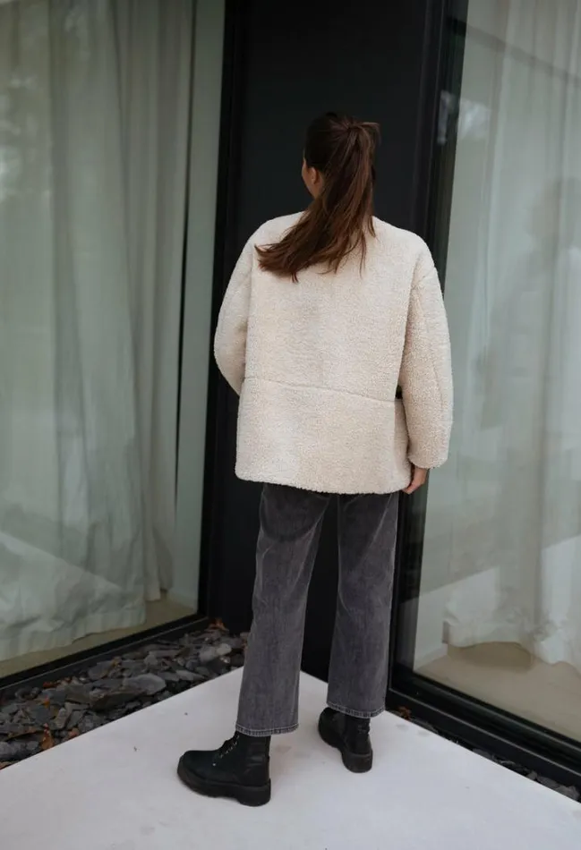 Women039s Clothing Jackets Easy Clothes Ecru Atlanta Faux Sheep Fur Jacket