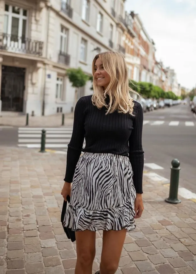 Women039s Clothing Skirts Easy Clothes Black And White Maka Zebra Skirt Women039s Clothing Skirts Easy Clothes Black And White Maka Zebra Skirt