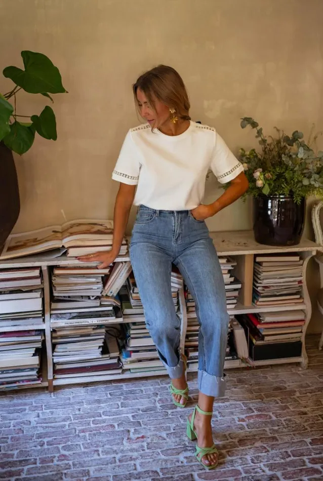 Women039s Clothing Tshirts Easy Clothes White Embroidered Romina TShirt White Women039s Clothing Tshirts Easy Clothes White Embroidered Romina TShirt White