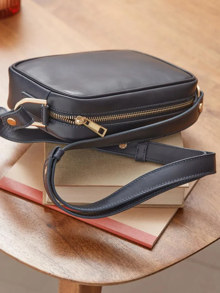 Women Accessories Cyrillus Camera Bag 8211 The Small Leather Goods Collection Marine