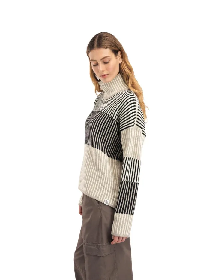 Women Dale Of Norway Turtleneck Skarstind Sweater