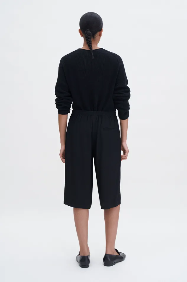 Women Draped Twill Shorts Black Trousers filippak