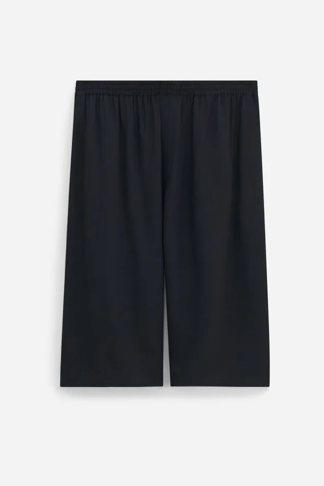 Women Draped Twill Shorts Black Trousers filippak