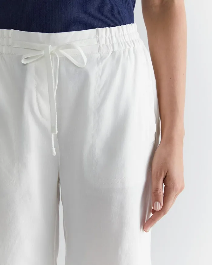 Women Sportscraft Shorts Rosa Linen Short White